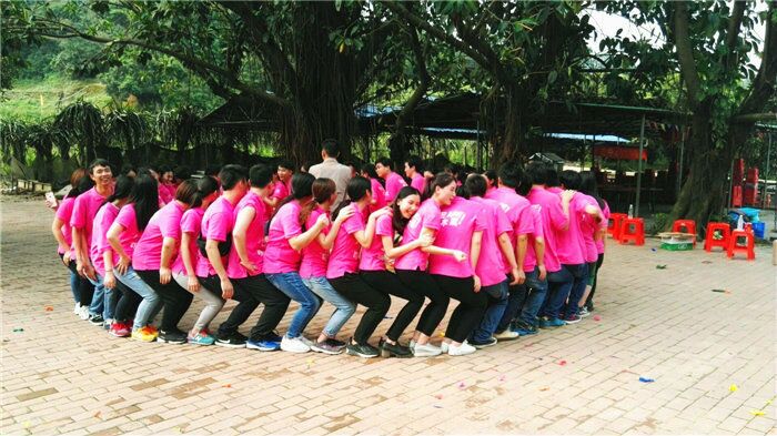 微微的細雨涼涼的清風吹不散客人的火熱打動著深圳九龍山生態園農家樂